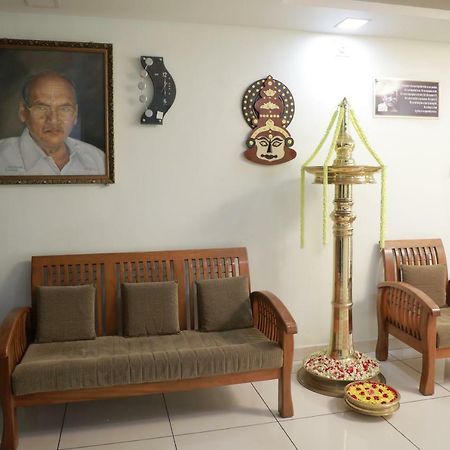 Bed and Breakfast Pavithram Residency à Kollam Extérieur photo