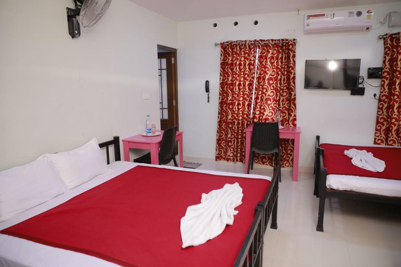 Bed and Breakfast Pavithram Residency à Kollam Extérieur photo