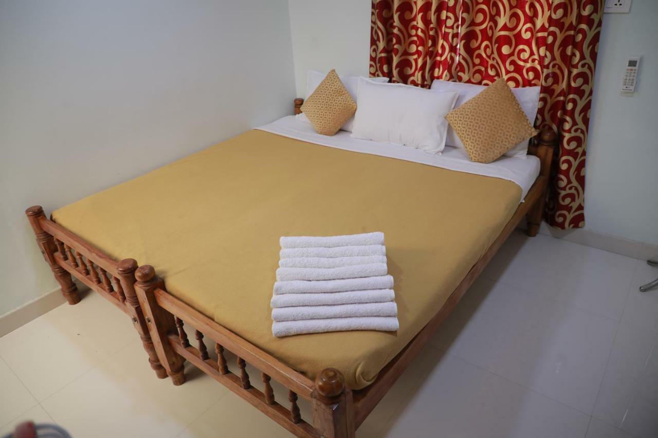 Bed and Breakfast Pavithram Residency à Kollam Extérieur photo
