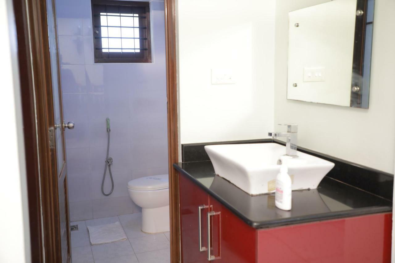 Bed and Breakfast Pavithram Residency à Kollam Extérieur photo