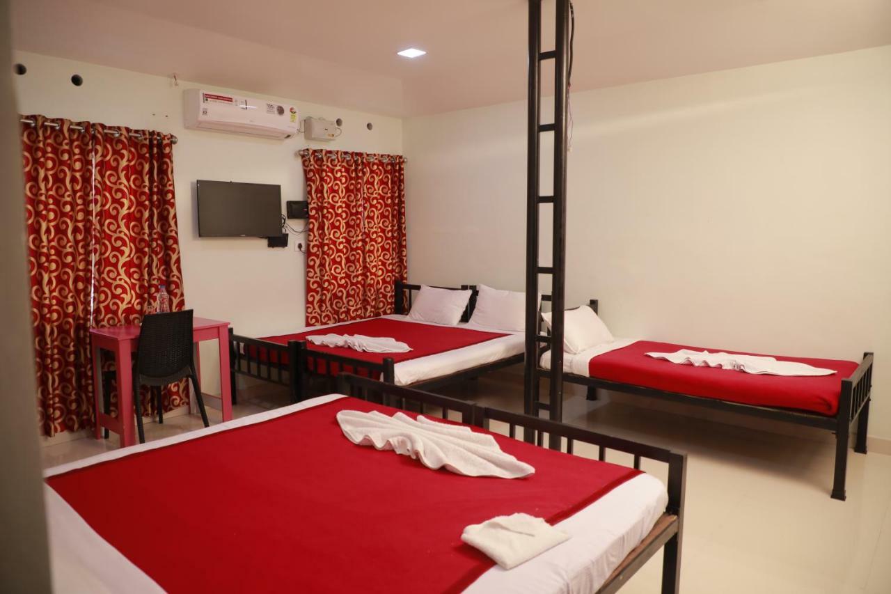 Bed and Breakfast Pavithram Residency à Kollam Extérieur photo